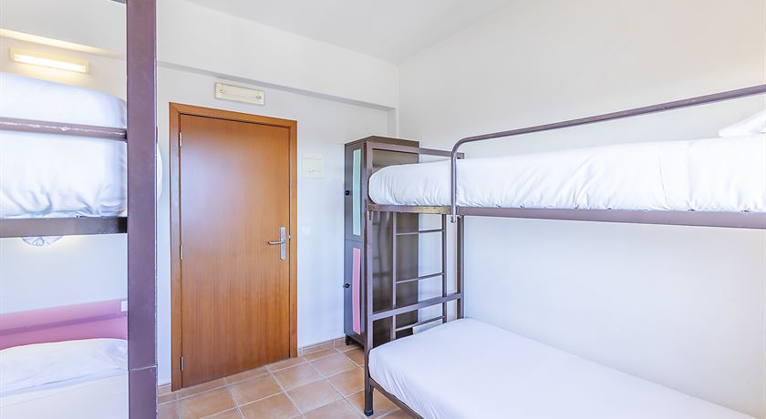 Bed in a 4-bed mixed dorm