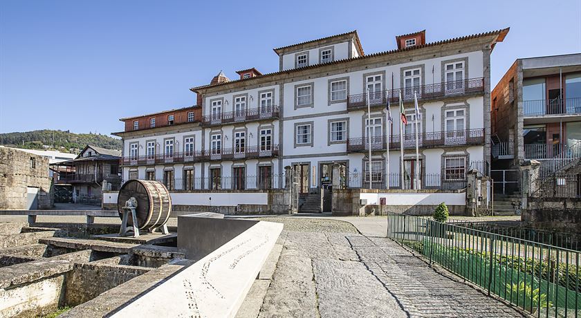 Guimaraes-02