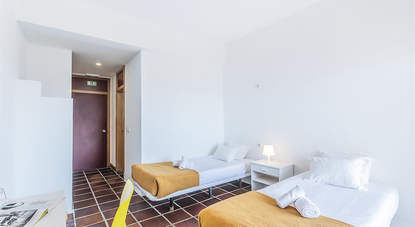 Twin Room accessible bathroom