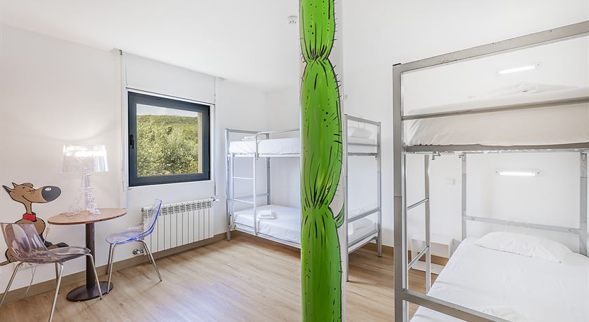 Male private room 4 beds shared bathroom
