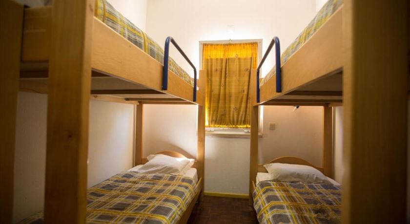 Female private room 6 beds shared bathroom