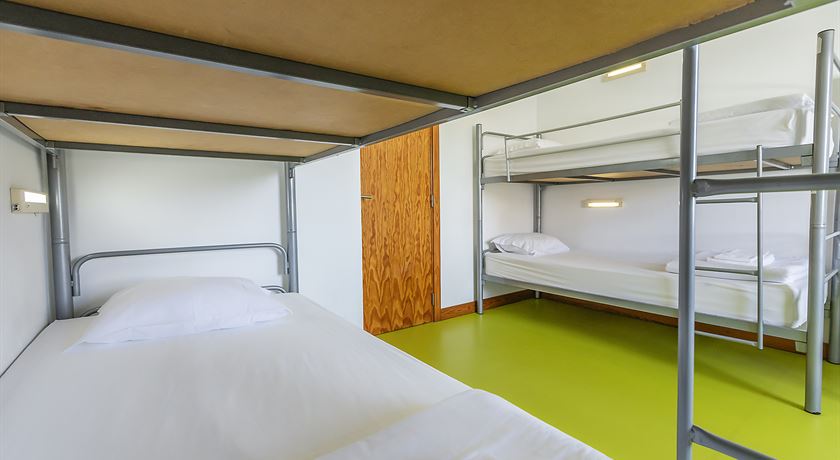 Male private room 4 beds shared bathroom