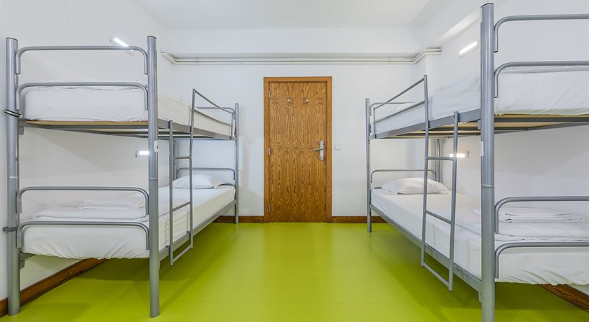 Female private room 4 beds shared bathroom
