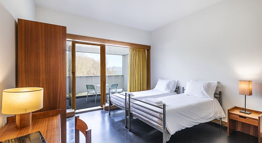 Twin room shared bathroom