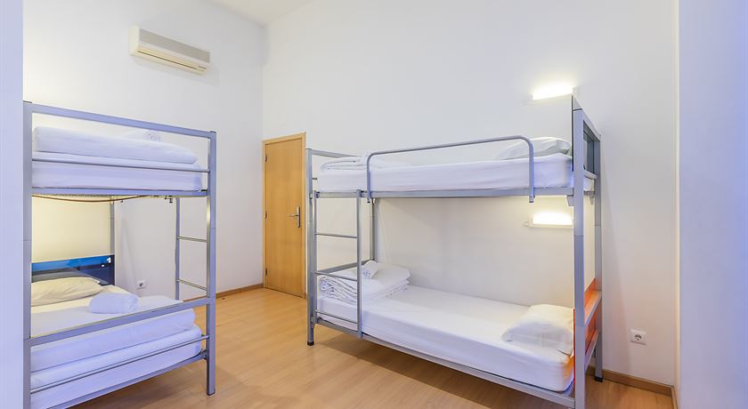 Female private room 4 beds shared bathroom