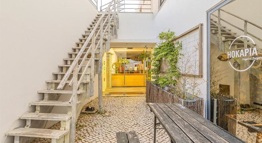 HI Arrifana Destination Hostel
