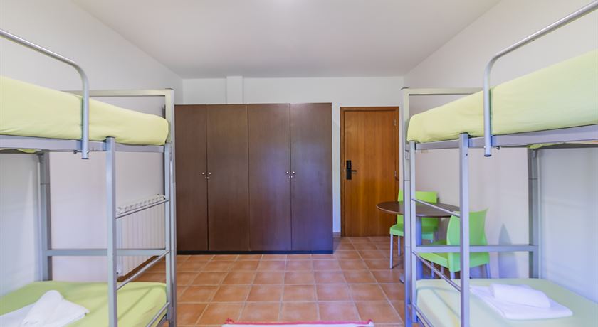 Male private room 4 beds shared bathroom